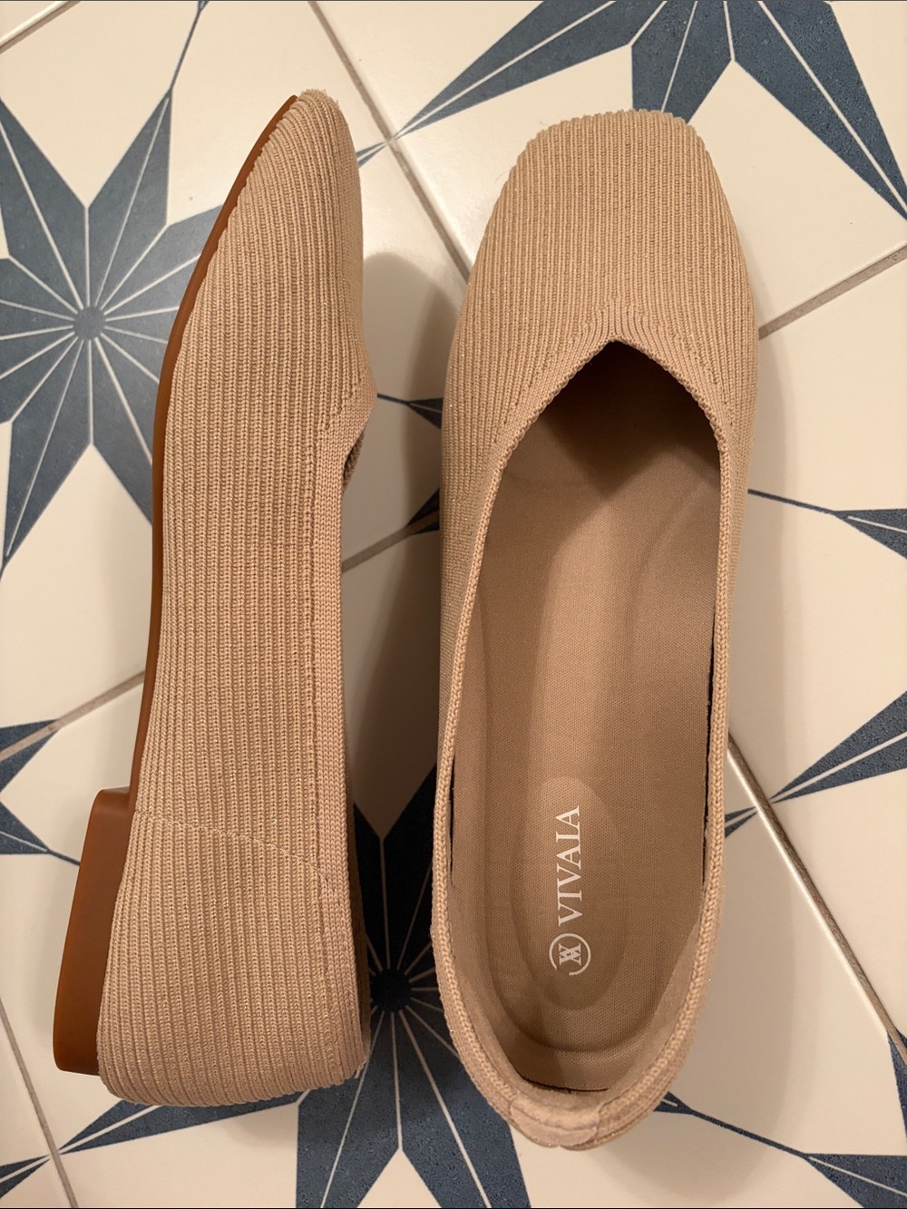 Vivaia Margot 2.0 Square-Toe V-cut Almond Knit Flats